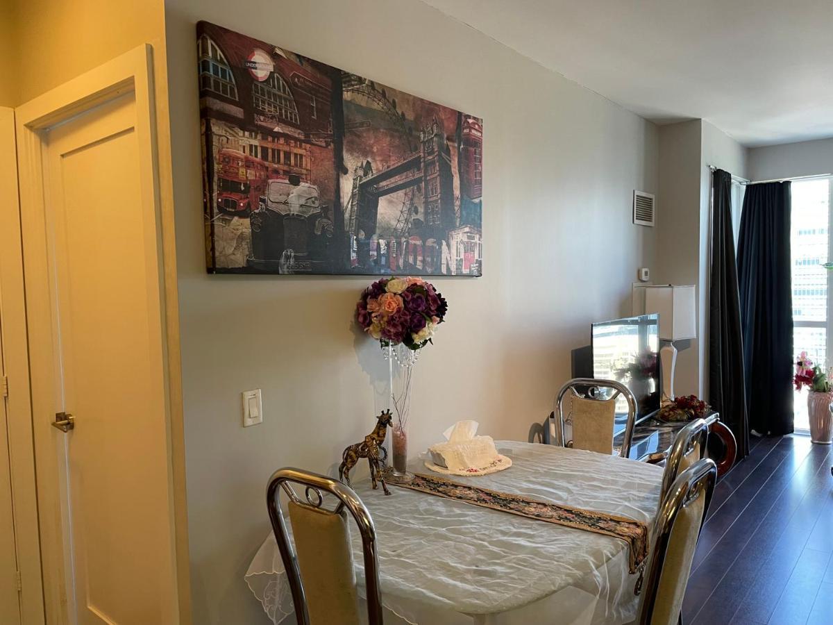 Luxury Condo With Cn Tower View Toronto Buitenkant foto