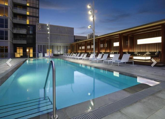 Luxury Condo With Cn Tower View Toronto Buitenkant foto